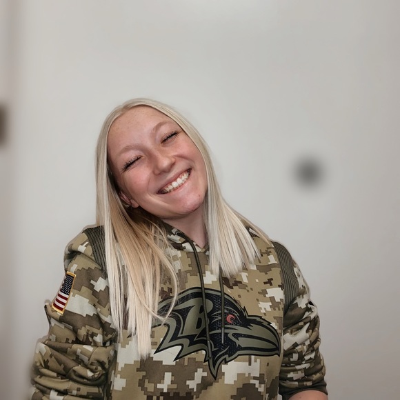 Meet your Posher, Jayna - Picture 1 of 1